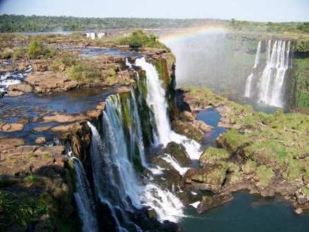 Estiagem no Paraná muda visual das Cataratas do Iguaçu 