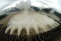 Alerta na maior hidrelétrica do planeta 