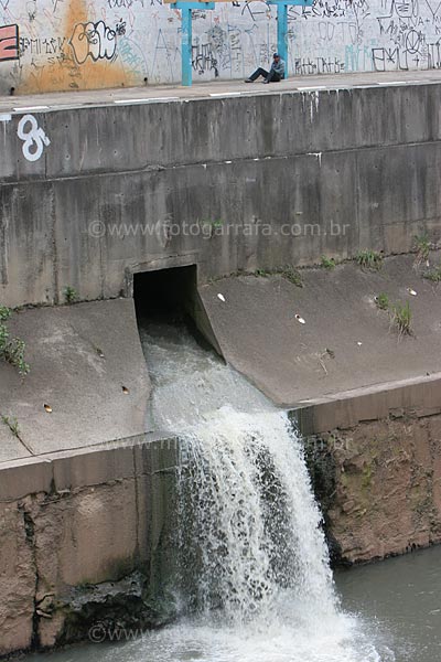 Tamanduateí (SP) tem nascente contaminada