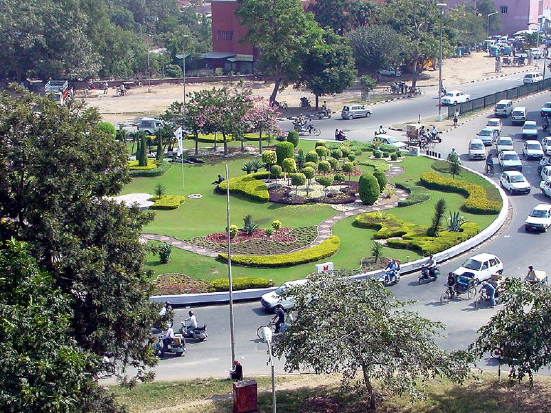 Jardim de lixo é atração na cidade mais limpa da Índia