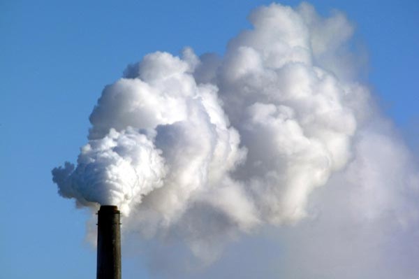 Crise reduz emissão de CO2 industrial no país 