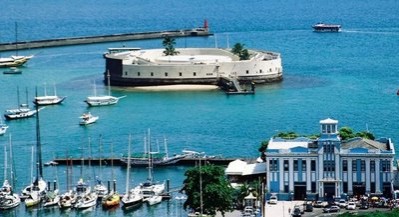 Vazamento de óleo contamina Baía de Todos os Santos, na Bahia